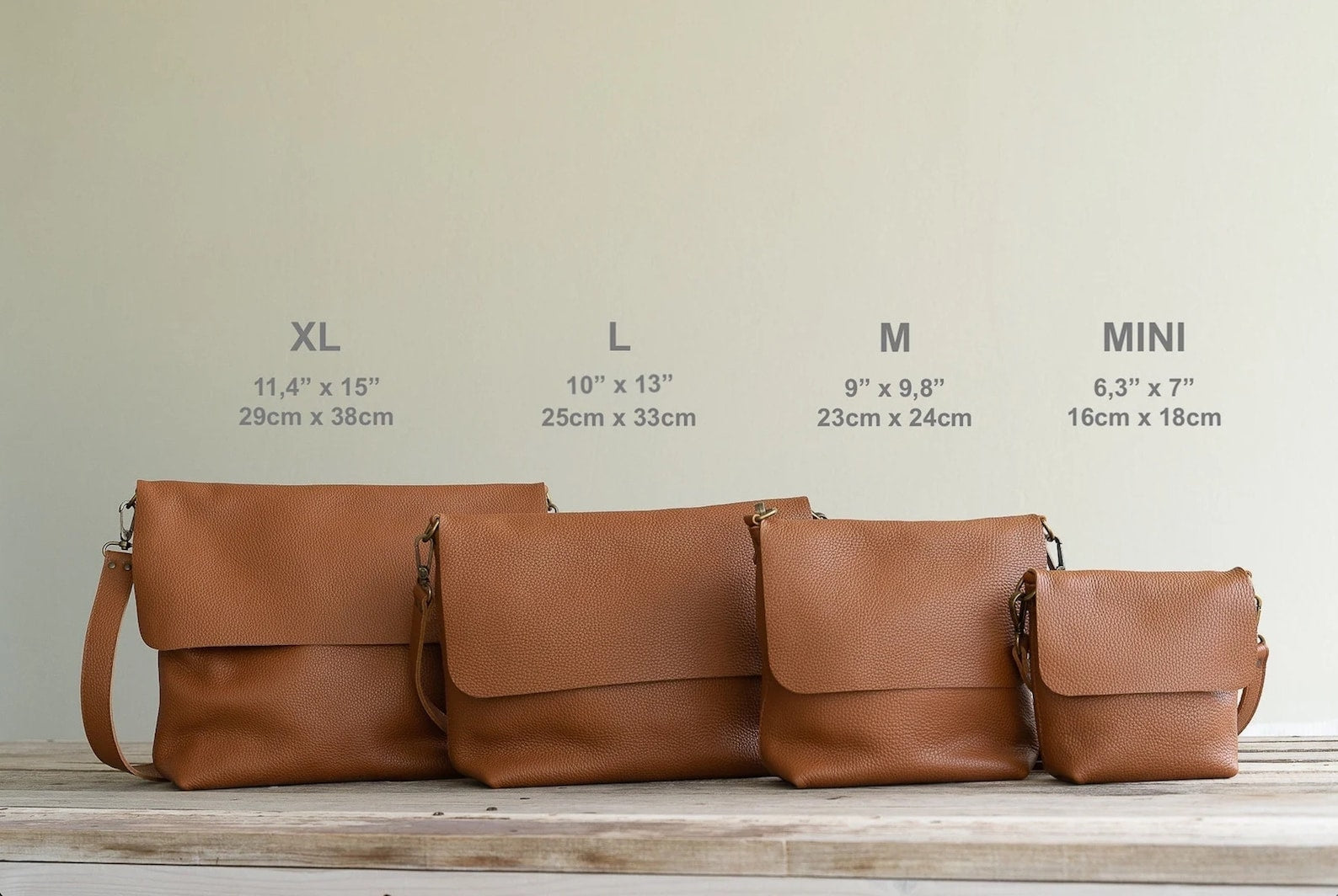 Leather Néonoé Shoulder Crossbody Bag (Authentic)