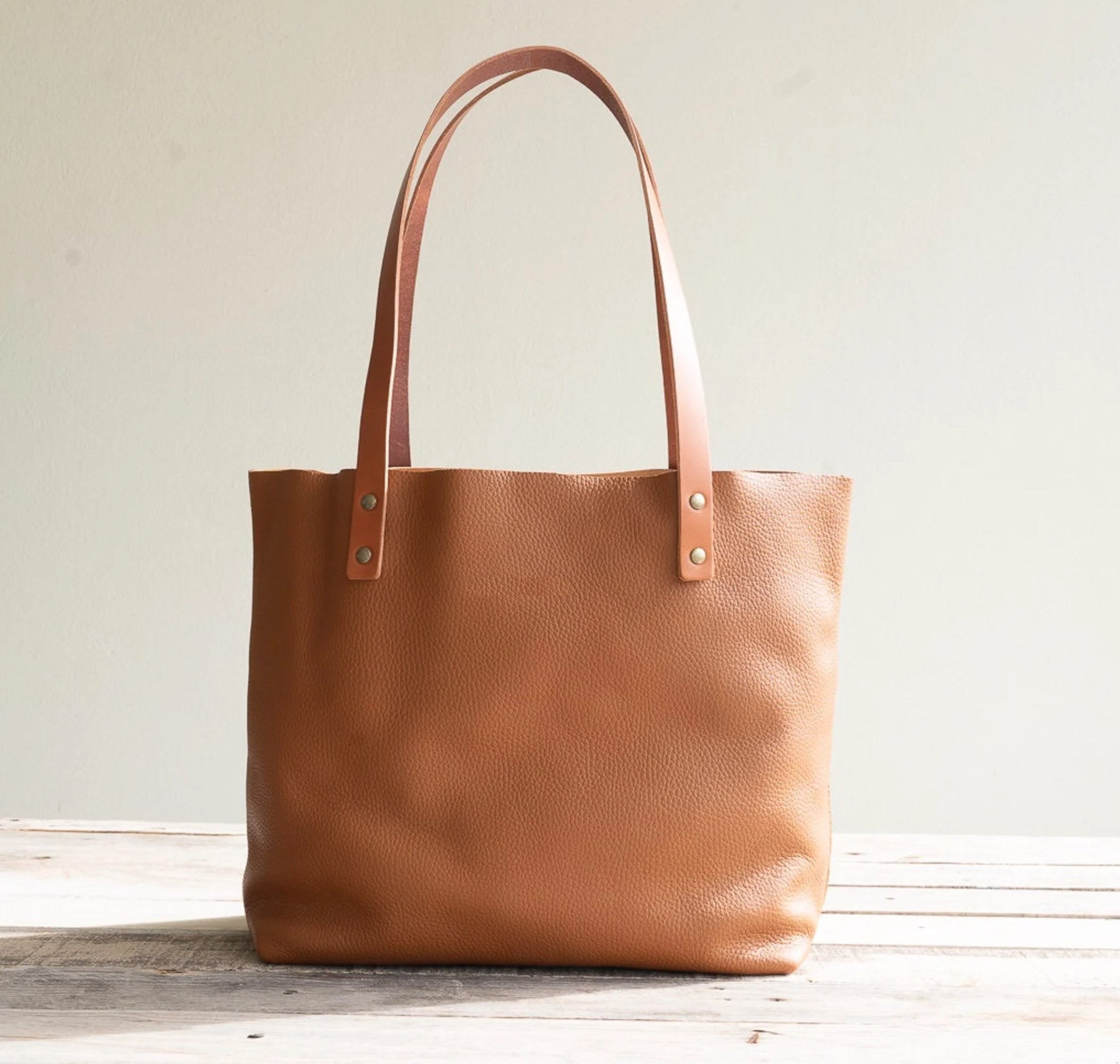 Pebble leather shop tote bag